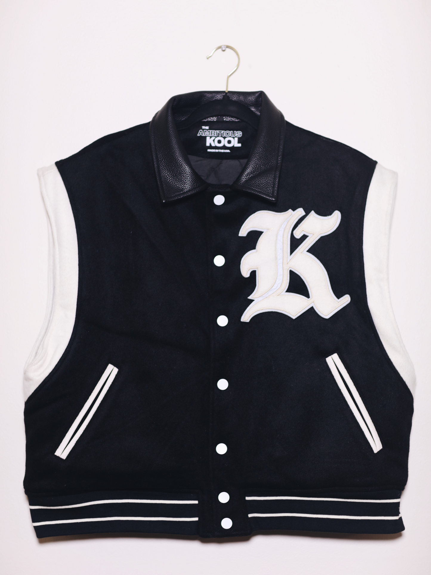 NEO-KOOL SLEEVELESS LETTERMAN